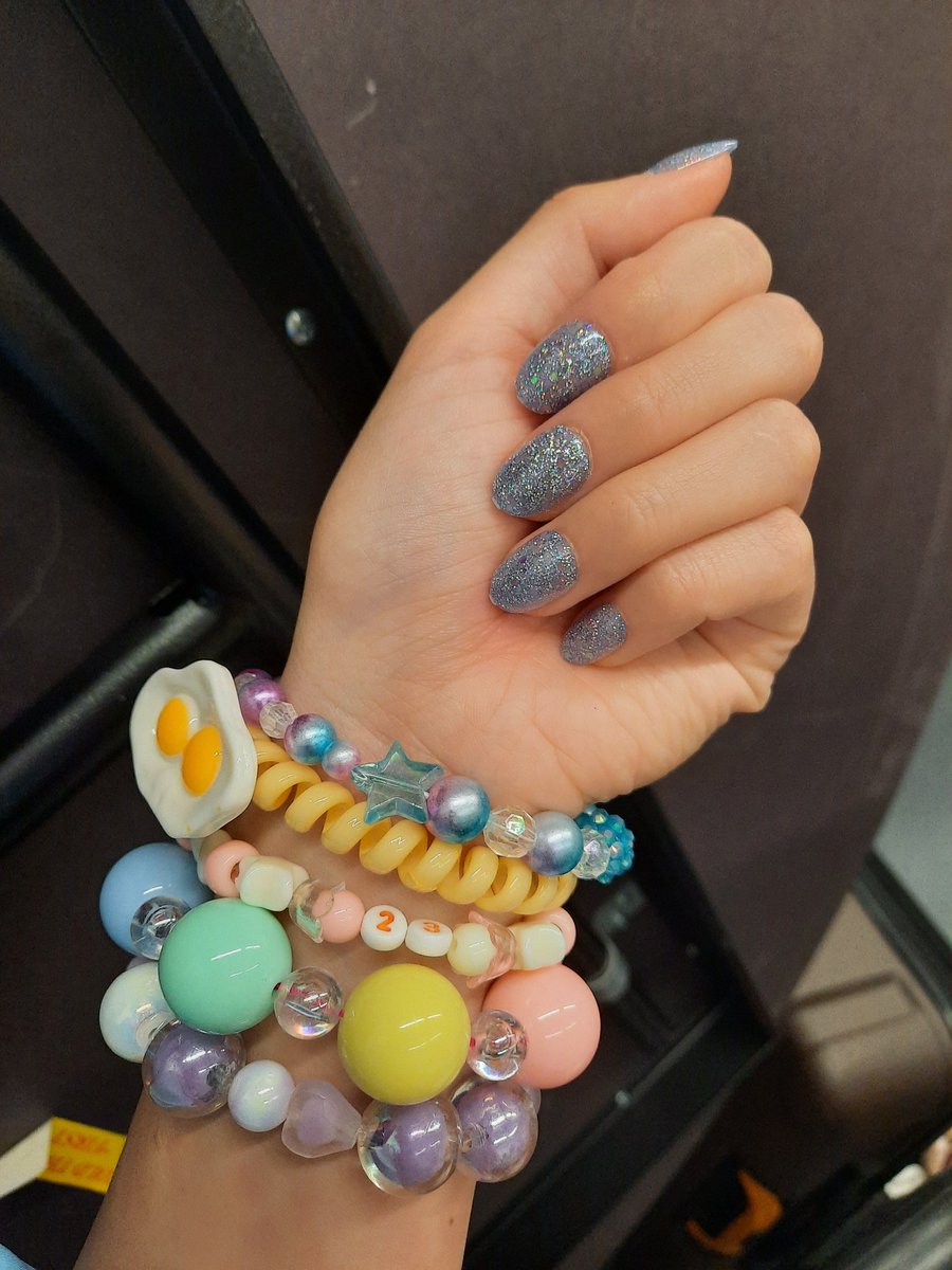 theprettykn1ght's tweet photo. Backstage at #keicon for the fashion show, popped on the sparkly nails for this โจ๐
#jfashion #kawaii https://t.co/ez8qSJbRNE