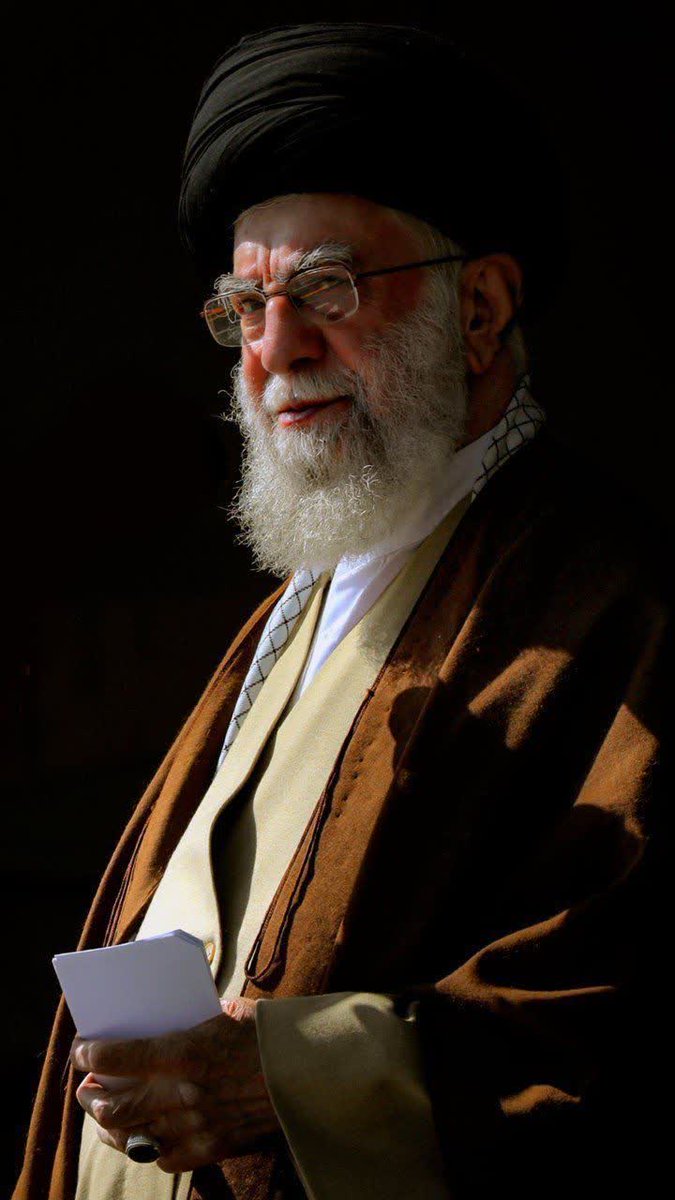 چون سرباز این آقا هستم ، دو تا اکانت قبلم را زدن که البته فدایِ خاک پاش ❤️

ممنون میشم این اکانت را #حمايت_انقلابى کنید 🙏