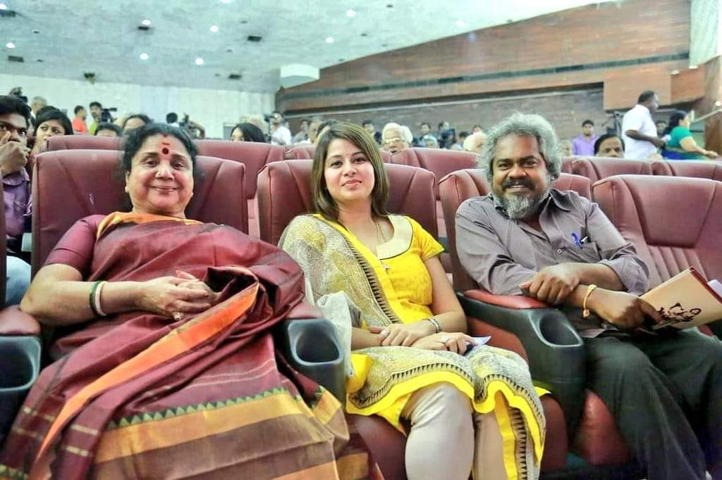 kayaldevaraj's tweet photo. October 21st
#HBDSangitha
#HappyBirthdaySangitha
@sangithakrish @krishoffl
Wishing You A Very Happy Birthday #SangithaKrish 🎉🎂🎊 https://t.co/eg2tKlgA6h