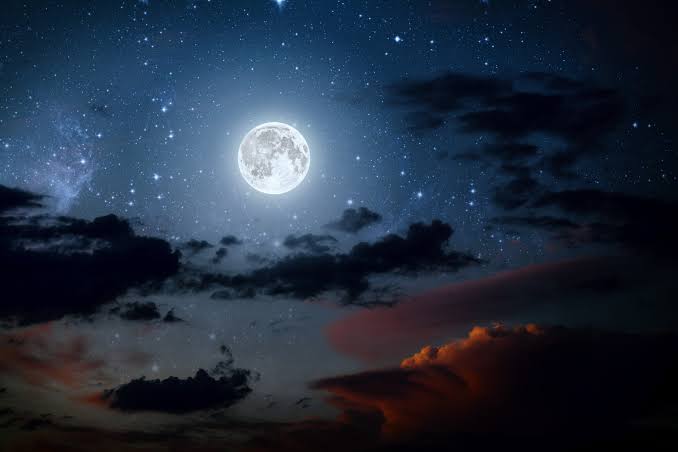 AishuAishu_'s tweet photo. The Moon has no rings. More than 105 robotic spacecraft have been launched to explore the Moon. It is the only celestial body beyond Earth – so far – visited by human beings. The Moon's weak atmosphere and its lack of liquid water cannot support life as we know it.
#Moonfact https://t.co/gZXoIIsCvw