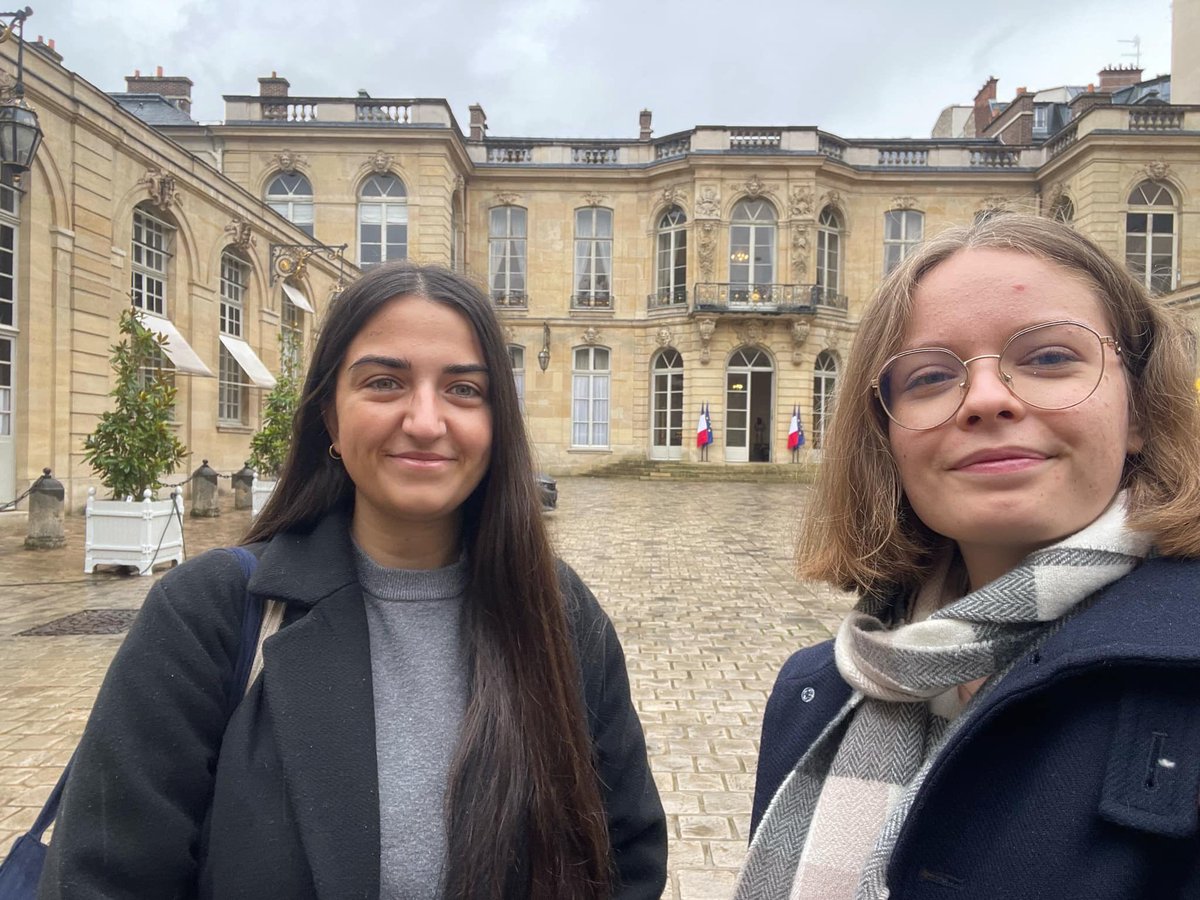 La_FNESI's tweet photo. #Santé | Rencontre à @Matignon

La FNESI a réaffirmé ses positions pour les étudiants #infirmiers

🗣Nous attendons la réforme de la #formation et de la #profession

📣Les #étudiants demandent un accès à la #Restauration universitaire

⚠️ 20% des #ESI ne mangent pas à leur faim https://t.co/ZZguiK7466
