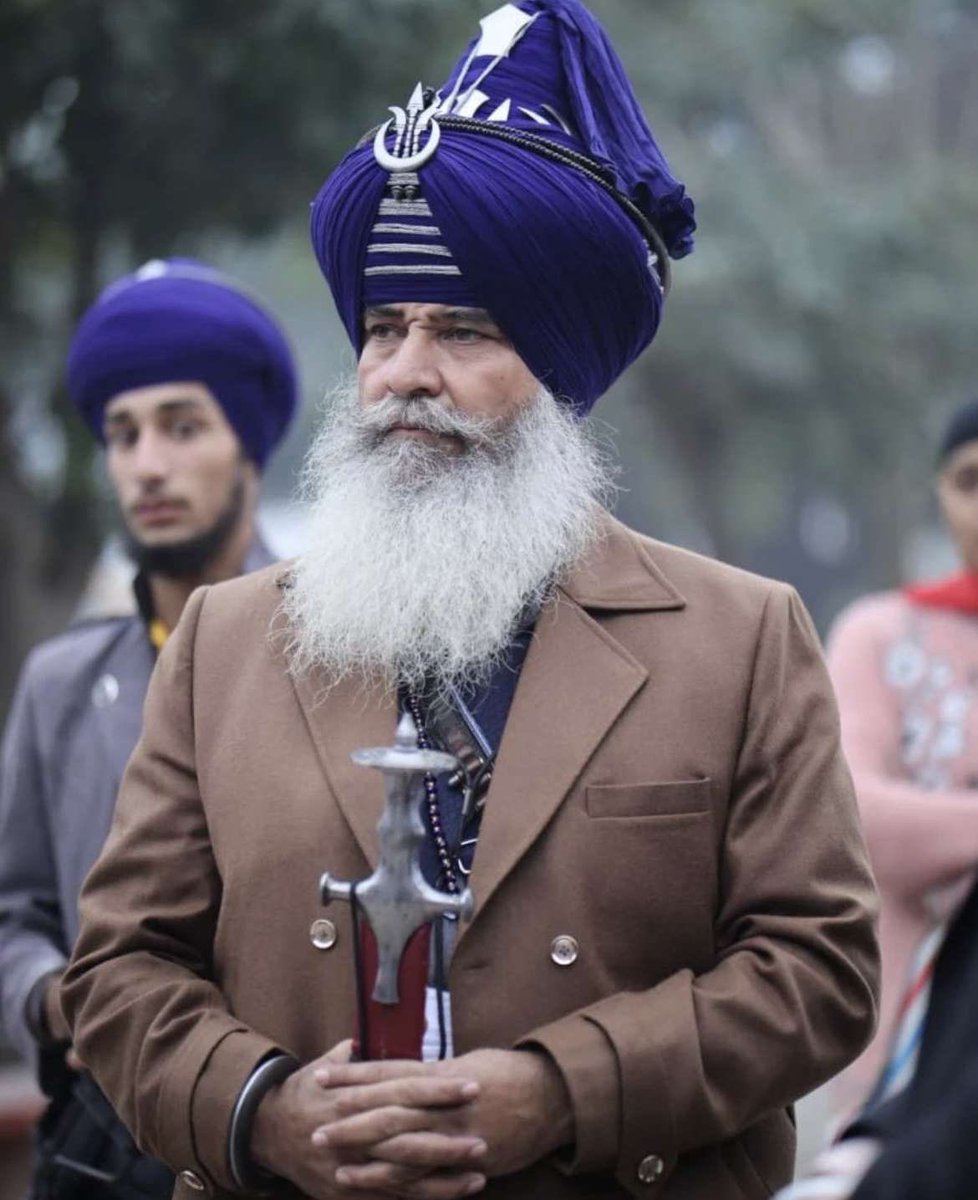 ਨਾਲ ਨ ਮਿਲਾਇਆ ਆਹਾ ਪਿਆਰਾ, ਕਉਨ ਜਾਣੇ ਭੇਦ । He did not merge his beloved (Dasam Granth) with Adi Granth, who can understand this secret of Guru Sahib?

ਸੋ, ਦੋਨੋ ਗ੍ਰੰਥ ਸਾਹਿਬ ਭਾਈ ਗੁਰ ਕਰ ਜਾਨੋ ।  But thus, recognise both Granth Sahibs as Guru and brothers.

- Bansavalinama, Kesar Singh