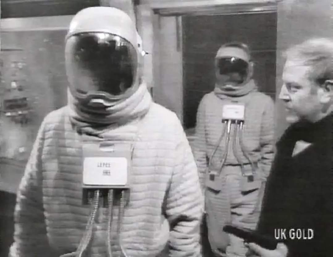 WhosThatGav's tweet photo. #nowwatching #DoctorWho #TheAmbassadorsOfDeath again - because why not, it's great. I still remember seeing it for the first time, on #UKGold in May 1993. An episode a night, over the course of a week. All in black &amp; white! Good times. Nice WHO memories. 💕😌📺 #comfortTV https://t.co/ZLjDdYr40e