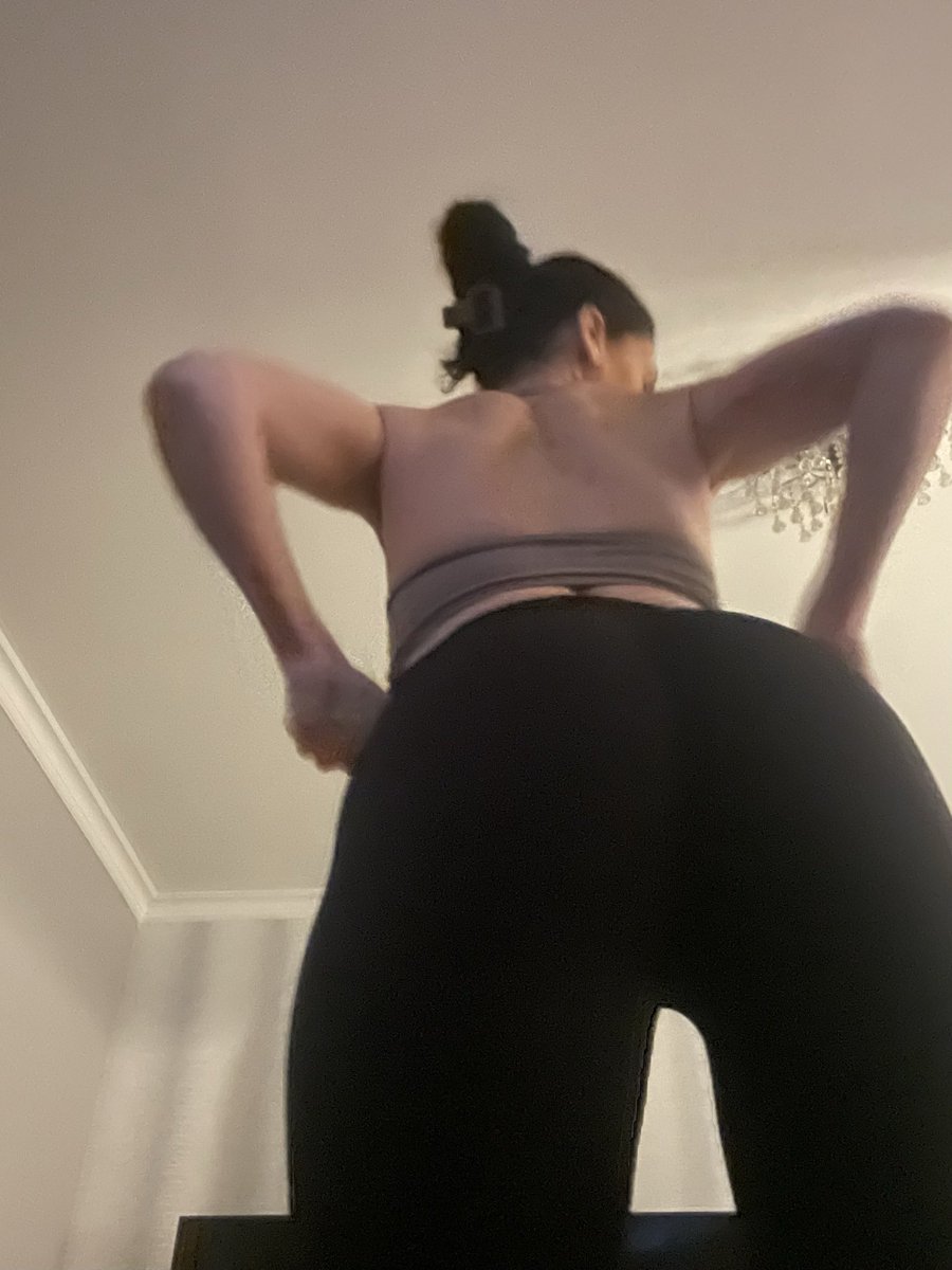 Emilymae996's tweet photo. POV - you’re on your knees worshipping my perfect juicy 🍑 so deeply memorised you haven’t yet noticed I’ve rinsed your entire savings acc + have 12 missed calls from your wife. Oops 🤤😵‍💫

Findom https://t.co/jKkvXIUsQq