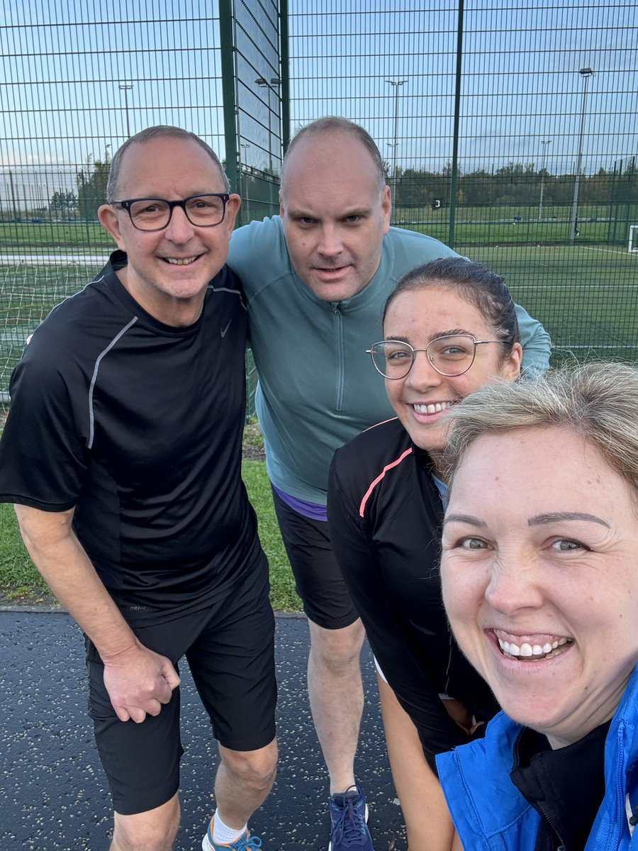 clairemel_81's tweet photo. A lovely Saturday outing to Linwood Parkrun with Dad &amp; some of our team @cammymel 🏃🏼‍♀️ #autumnrunning #muddyforesttrail @parkrunUK @parkrun https://t.co/ucv1VZjEA3