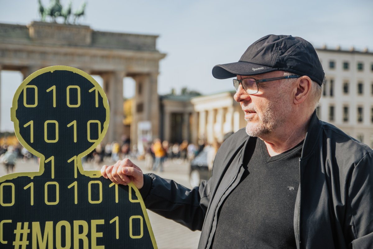 BanKillerRobots's tweet photo. German campaigners know people are #MoreThanData.
That’s why their calling on states to #StopKillerRobots and stop #AutonomousWeapons - which only see people as code - off the table.
Join them.
Call on your country to #StopKillerRobots https://t.co/EWcQMofXU8 https://t.co/9ZH61EAQJ4
