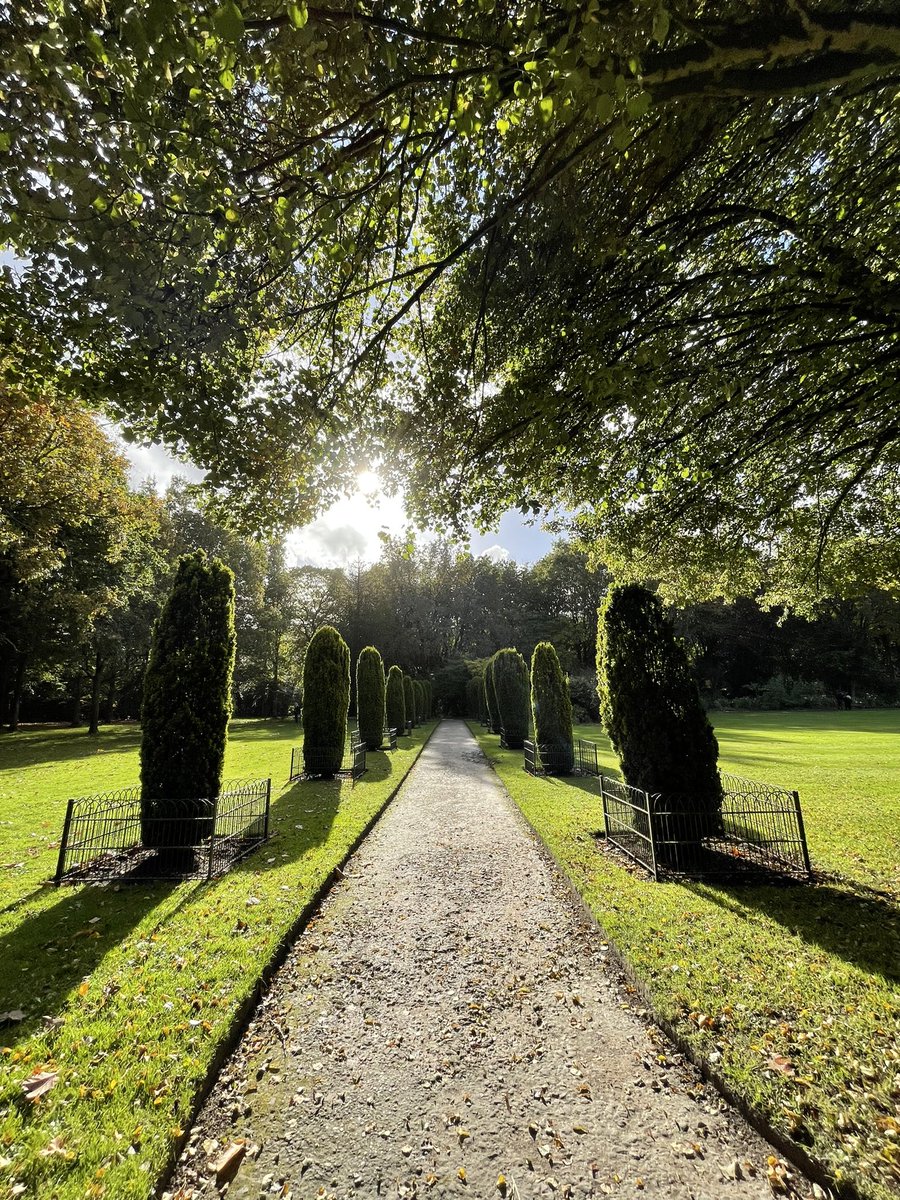 em_powell1's tweet photo. So lucky to have @NTSpekeHall on our doorstep
Beautiful sunshine and opportunity for #Autumnwalk 🍂🧡🍂🧡🍂 https://t.co/PlrBbIkFEL