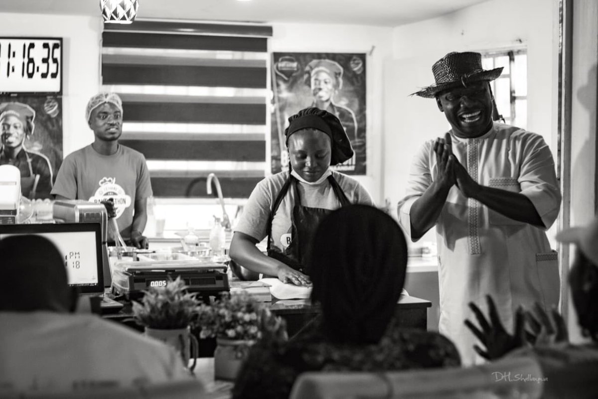 Petinaeventgala's tweet photo. DAY 1: Barr. Ezra Jinang, Senior Special Assistant to the Plateau State Government on Creativity and Entertainment visited the venue of the ongoing 72 hours Bake-A-Thon in Jos.
.
.
.
📸 @capzvisuals 

#Petina #GWR #BakeAThon #GuinessWorldRecord #Jos #PlateauState #SweetSuccess https://t.co/SL8tuuI95A