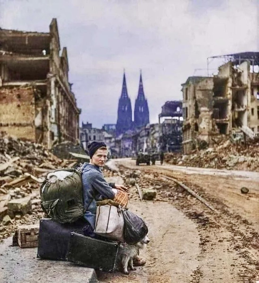 lugeration's tweet photo. Wenn Du Nazis wählst…

Köln 1945 https://t.co/wBTVoQpu1p