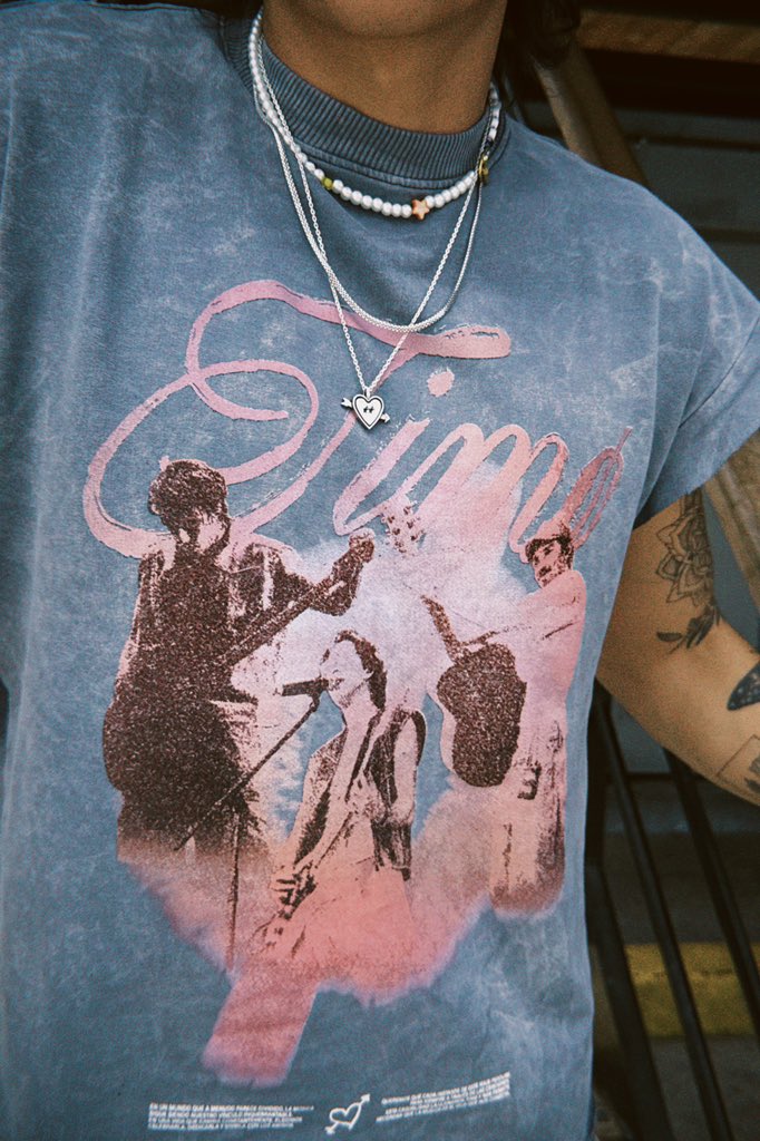 timomusica's tweet photo. estamos de acuerdo q la nueva camiseta está >>>>>>>? O q https://t.co/H8Y4u5Oh93