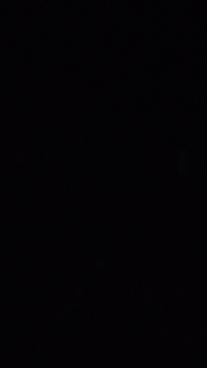 Alvia 4181 seguimos en la vía, ya sin luz ni ventilacion... No es una imagen negra, es el interior de tren <a href="/Inforenfe/">InfoRenfe</a> queremos que nos saquen de aquí y nos lleven a #Asturias <a href="/RTPAOficial/">RTPA</a>