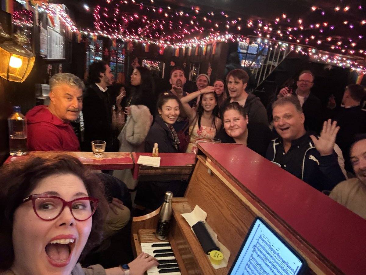 francaverce's tweet photo. Join me at @mariescrisis TONIGHT, SAT, OCT 19, 5:30-10pm! #saturday #mariescrisis #broadway #singalong #nyc #showtunes #pianobar #livemusic #sing #host #actor #singer #actormusician https://t.co/EHMxLHcEz2
