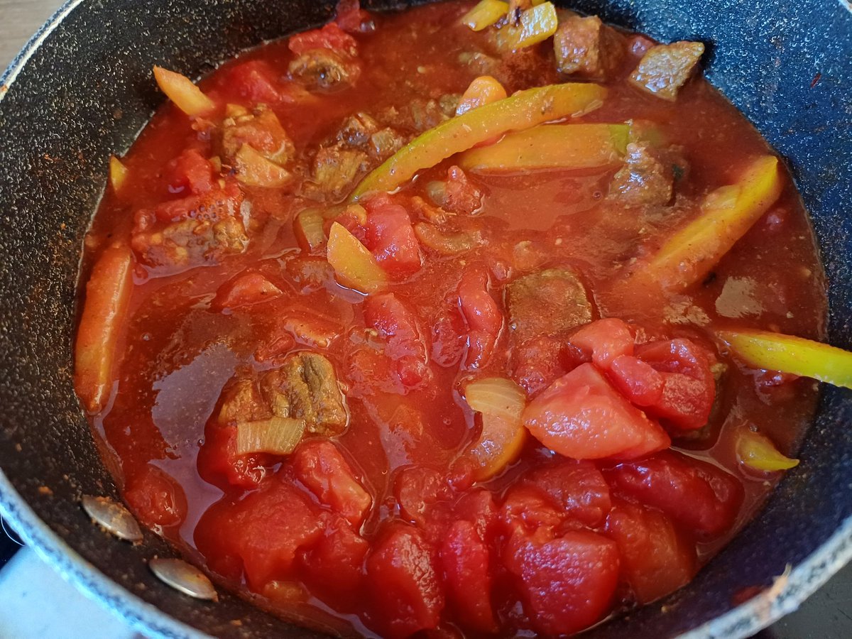 cellis2444's tweet photo. Syn free Beef Jalfrezi for dinner and a few lunches. Recipe was from chat GPT but I'm making Chicken Dhansak from the SW Ultimate Curry book on Thursday.
@SlimmingWorld #slimmingworld #synfree https://t.co/Mn0mXOEgBf