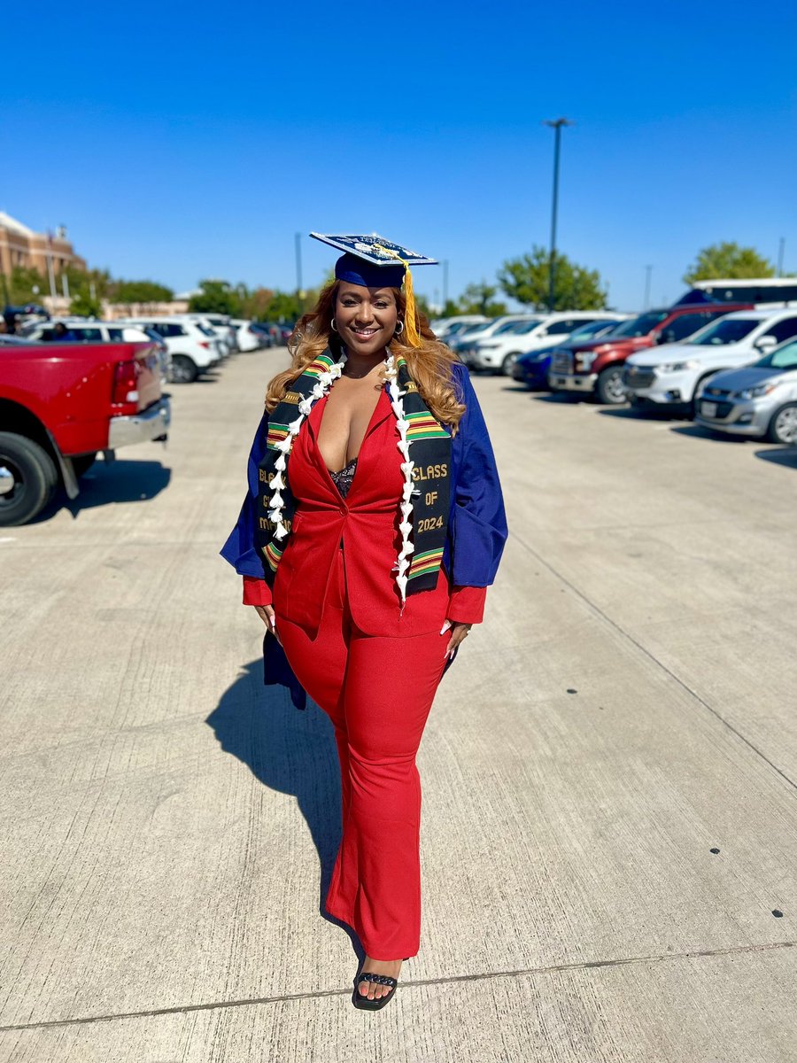 devonnelaird's tweet photo. Off to my next adventure ✈️ #WGUgrad #WGUGradparty https://t.co/gr4ESwFNXd