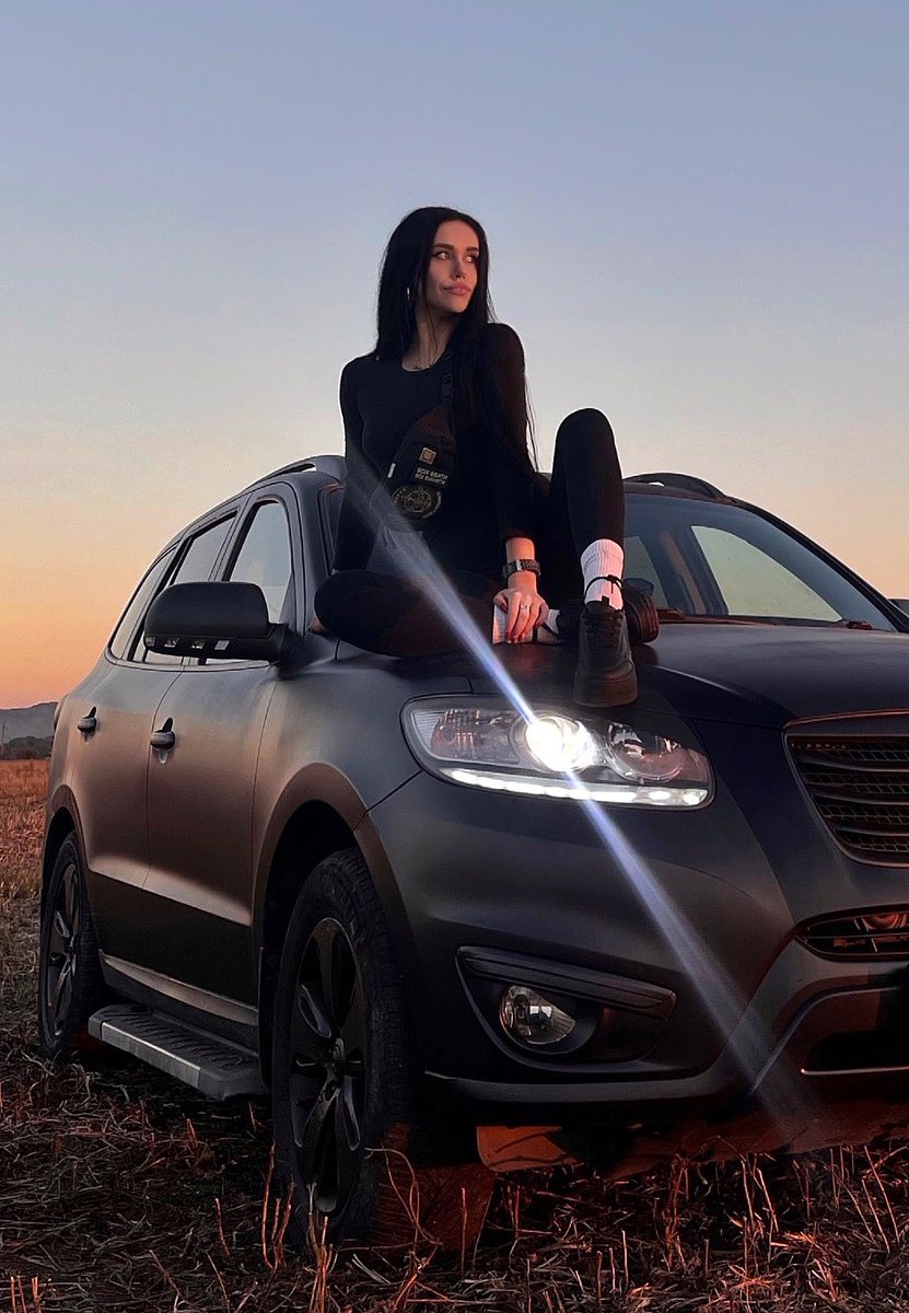 LidysyaHanas's tweet image. Переганяє куплену вами бібіку на Схід