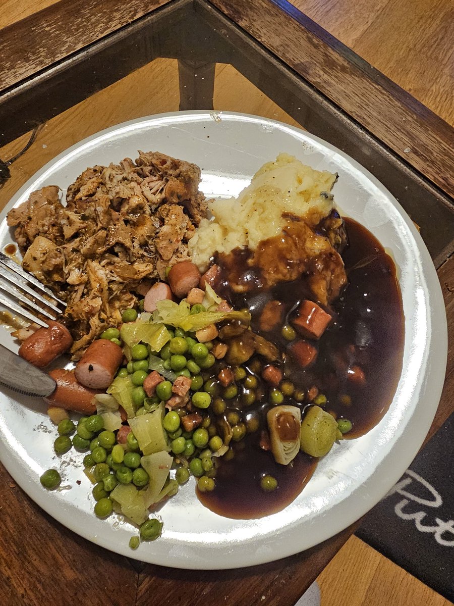 maverickmeals4one (@andyatkinson981) on Twitter photo Slow cooked Chipotle chicken thighs, petit pois, leak, tossed frankfurters, ultimate 3 cheese garlic buttery mash with truffle salt and onion gravy. <a href="/stephenslack/">Stephen Slack</a> Slow cooked Chipotle chicken thighs, petit pois, leak, tossed frankfurters, ultimate 3 cheese garlic buttery mash with truffle salt and onion gravy. <a href="/stephenslack/">Stephen Slack</a>