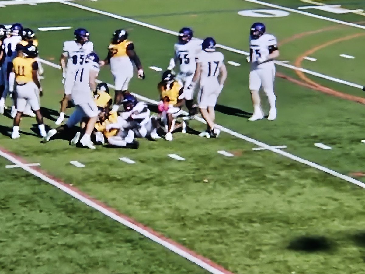 DrWhalen3's tweet image. Nice to see #SeekonkHS #Classof2023 @JoshuaTroiano on the field today playing for @StonehillFB vs. @Merrimack_FB on @NESN 4k+! #WarriorPride