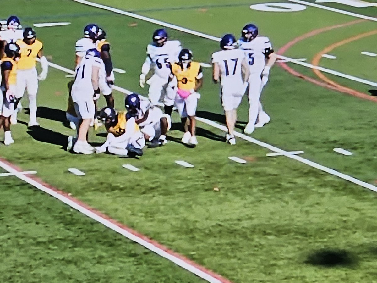 DrWhalen3's tweet image. Nice to see #SeekonkHS #Classof2023 @JoshuaTroiano on the field today playing for @StonehillFB vs. @Merrimack_FB on @NESN 4k+! #WarriorPride