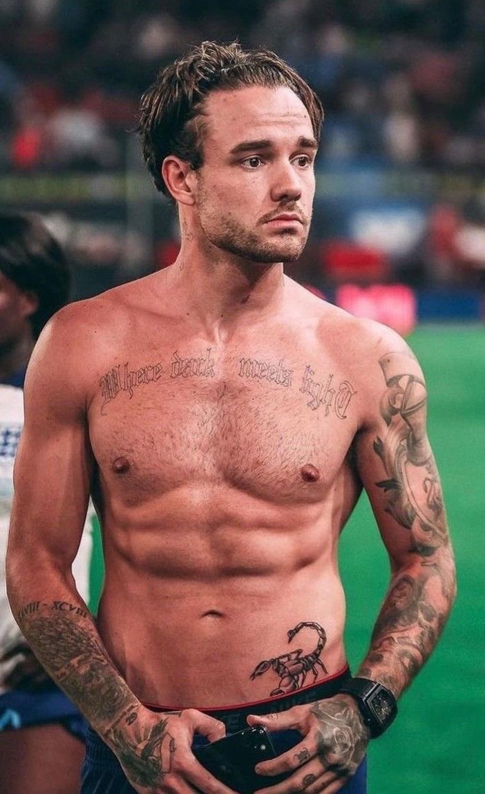 indielrry's tweet photo. realmente as fotos do corpo do liam payne estão insanas 😱 https://t.co/PhHPJLySPa