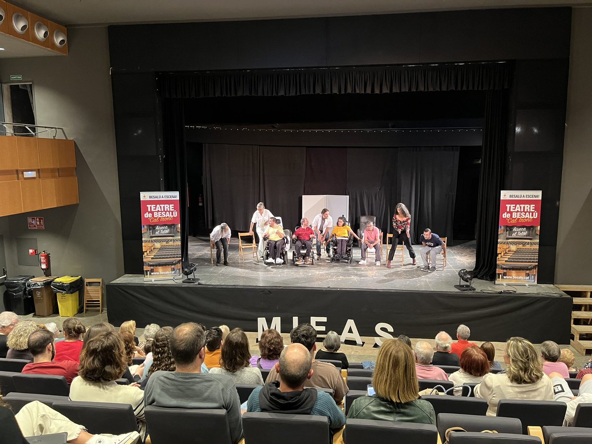 Lluís Guinó Subirós (@lluisguino) on Twitter photo Avui hem visibilitzat l’art de viure la #diferència amb una obra de teatre amb un missatge de vida: la creació artística des de la #discapacitat <a href="/GrupMifas/">Grup MIFAS</a>
Molt i molt recomanable! <a href="/Aj_Besalu/">Ajuntament de Besalú</a> Avui hem visibilitzat l’art de viure la #diferència amb una obra de teatre amb un missatge de vida: la creació artística des de la #discapacitat <a href="/GrupMifas/">Grup MIFAS</a>
Molt i molt recomanable! <a href="/Aj_Besalu/">Ajuntament de Besalú</a>