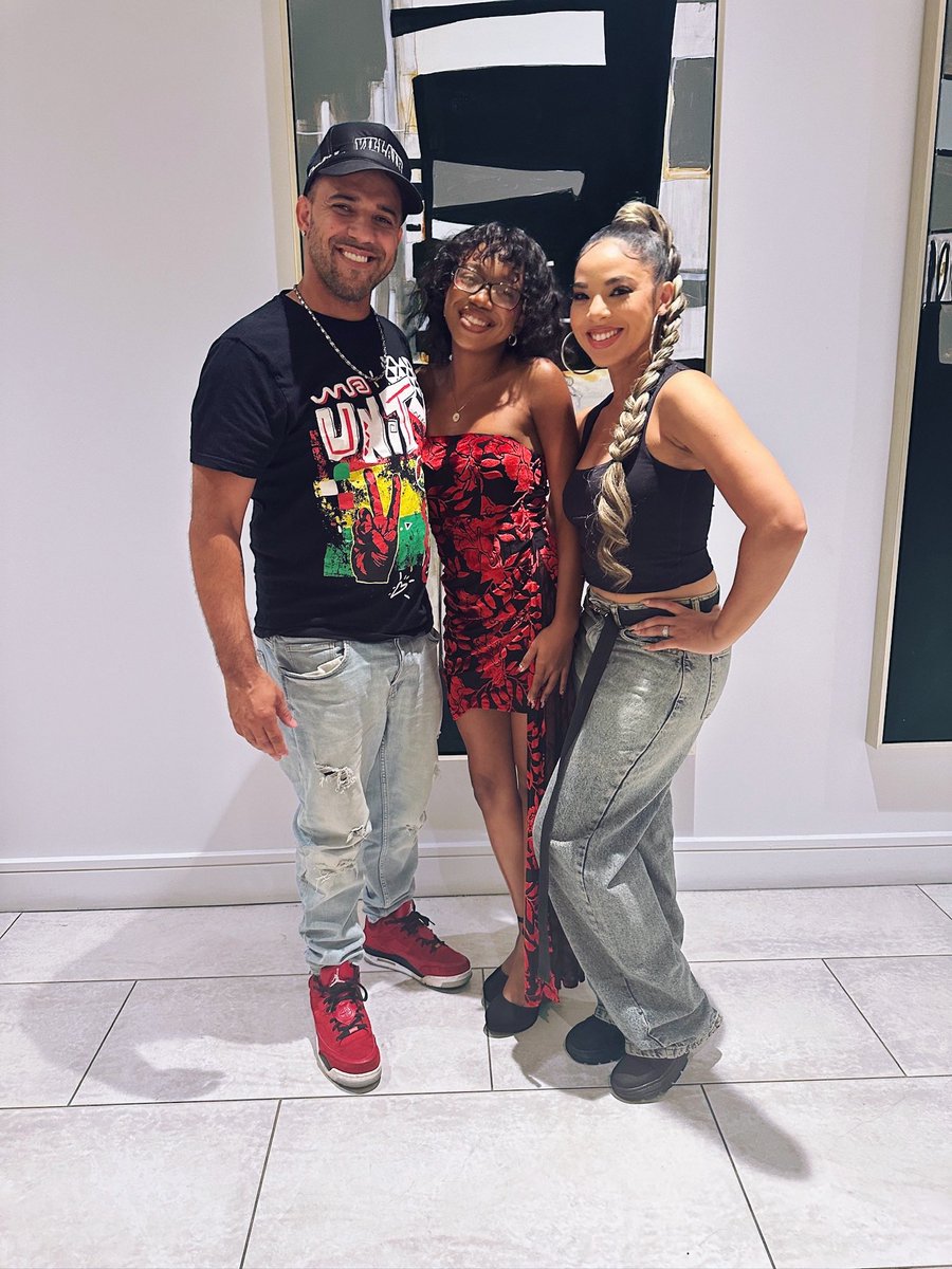 devineevans's tweet image. Family ties