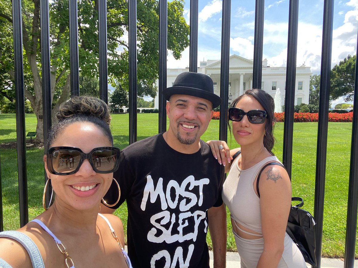 devineevans's tweet image. Family ties