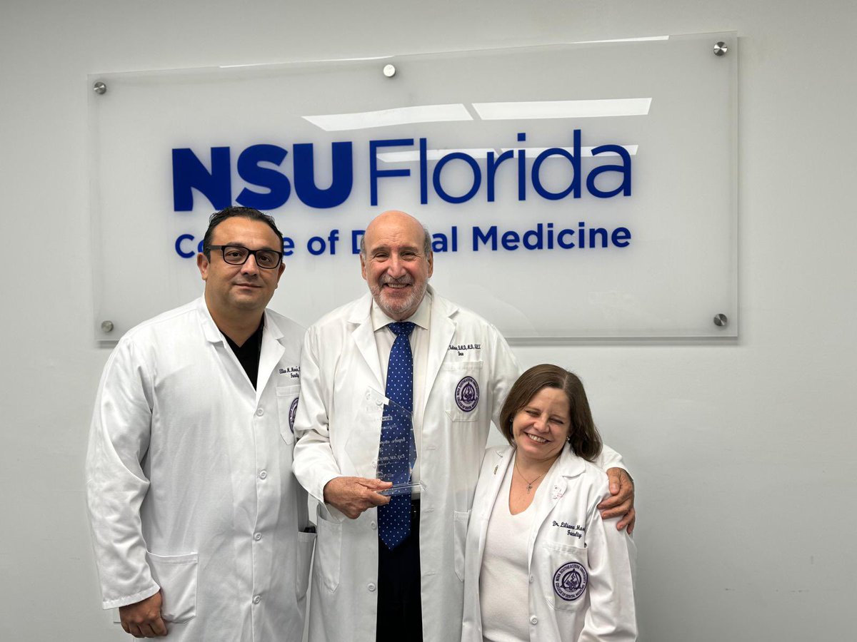 HDAssoc's tweet photo. Dr. Steven Kaltman , Dean of NSU College Of Dental Medicine, and Dr. Cesar Sabates, past ADA President, received the Community Service Award, by the HDA and Crest + Oral-B  for their roles as “Community Service Champions” in the Hispanic Community #somoshda https://t.co/zCULvIipkv