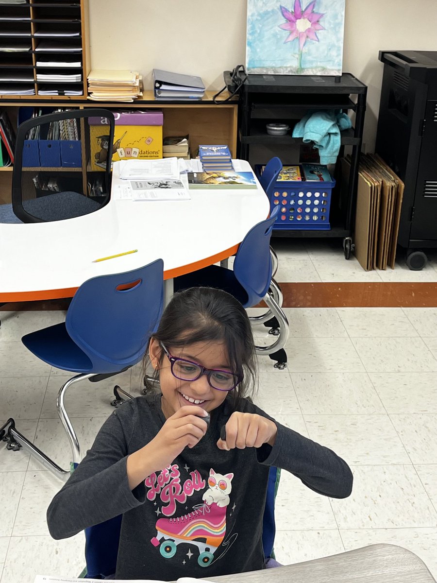 CmsJuckett's tweet photo. Learning about magnetic forces and the ability of a magnet to attract or repel. ⁦@CMSmtolive⁩ ⁦@NicoleMusarra⁩ ⁦@ashleylopez210⁩ https://t.co/8hVmlHeriu