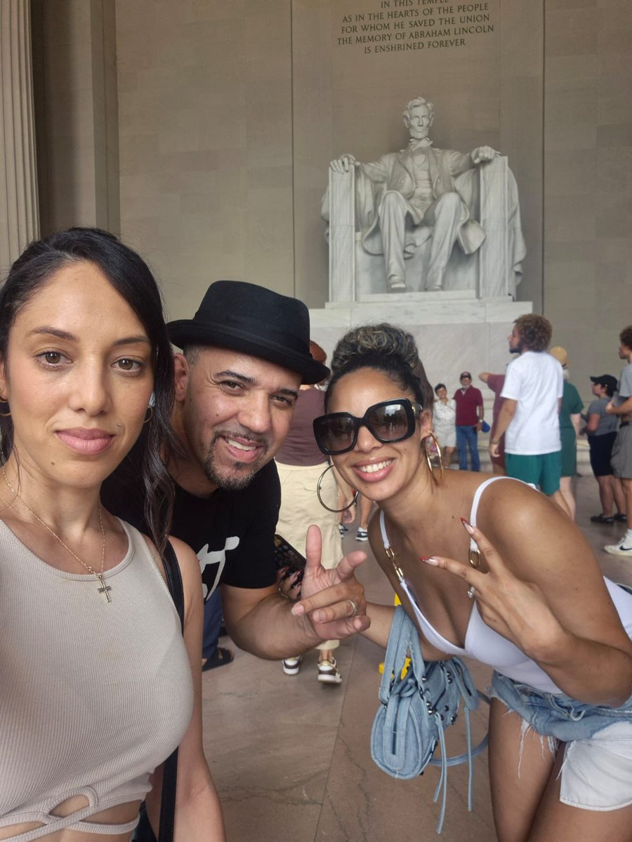 devineevans's tweet image. 