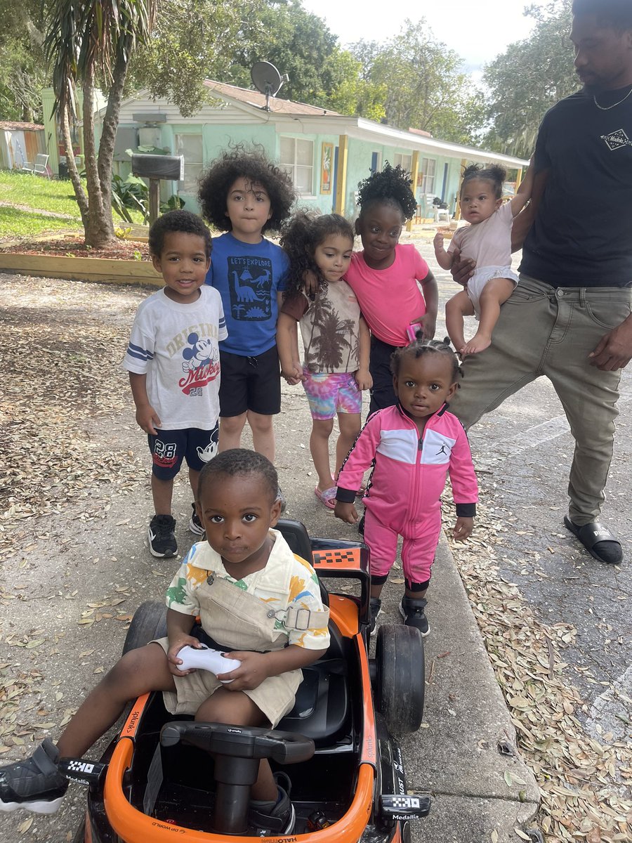 SassyCharlie3's tweet photo. 💖GRANDKIDS,MIGI ACTING ALL SURPRISED😂😂💖 #HisDay https://t.co/2hZo2WOVLB