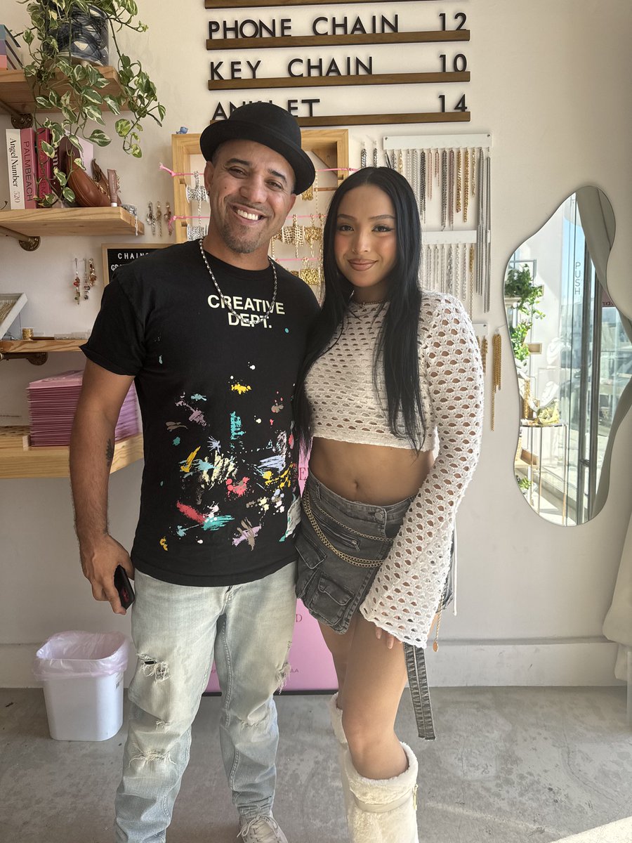 devineevans's tweet image. 