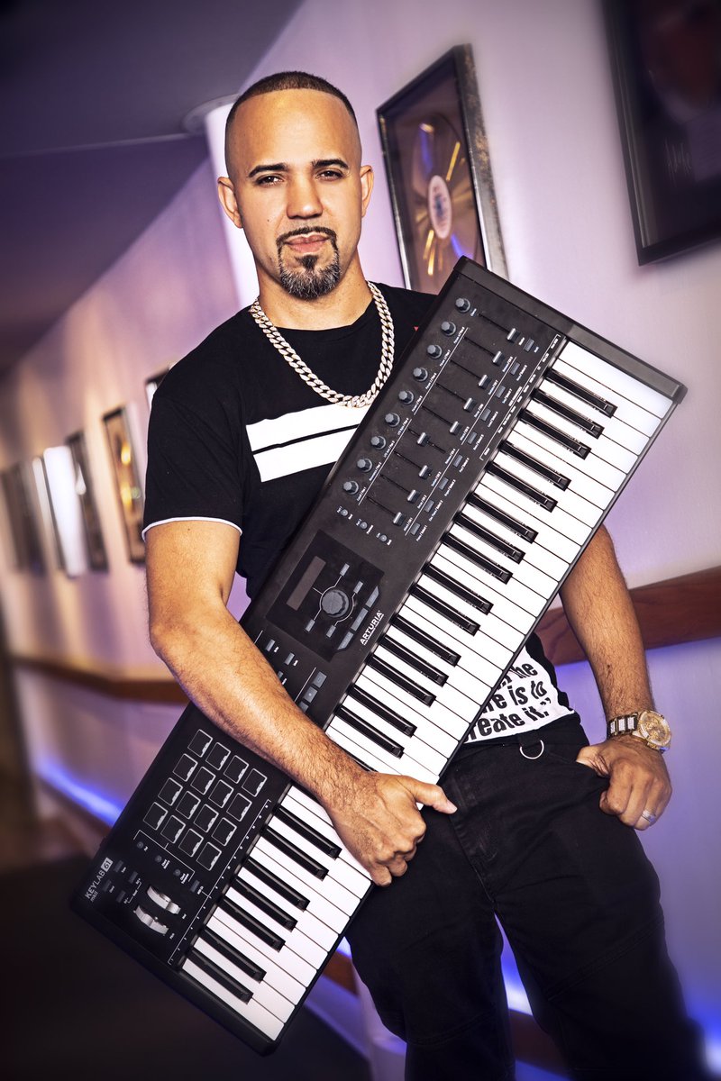 devineevans's tweet image. 