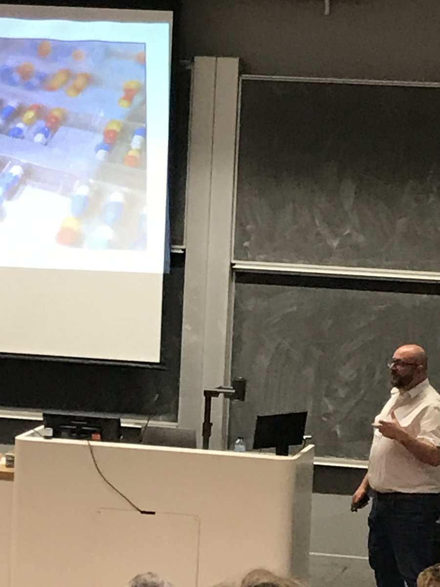 Dr_MIP's tweet image. Great day at @sheffielduni open day for Chemistry!