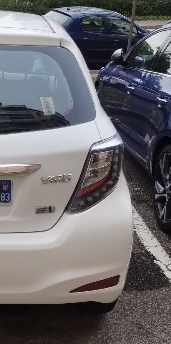 florian_bonet's tweet photo. La 🚗 que nous utilisons quand nous en avons besoin est située à 15min de vélo de chez nous. Ça participe à nous faire réfléchir à 2x et à comparer encore avec les autres modes avant de la louer. #CarFreeFamily #Autopartage #Multimodalité #Intermodalité #LoinDesYeuxLoinDuCoeur https://t.co/EDlyThx9yQ