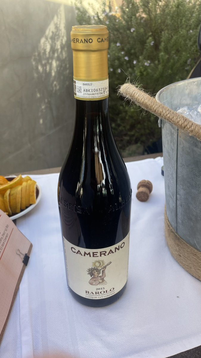 MorellatoSimone's tweet image. I recognize the amazing pizza and best tomatoes salad I had @Gjelina thanks to @synadia’s team @justyna_bak @derekcollison @Nateemerson @JohnnyXmas I also loved the featured drink “Nomadita”, the Barolo wine and world largest the charcuterie board