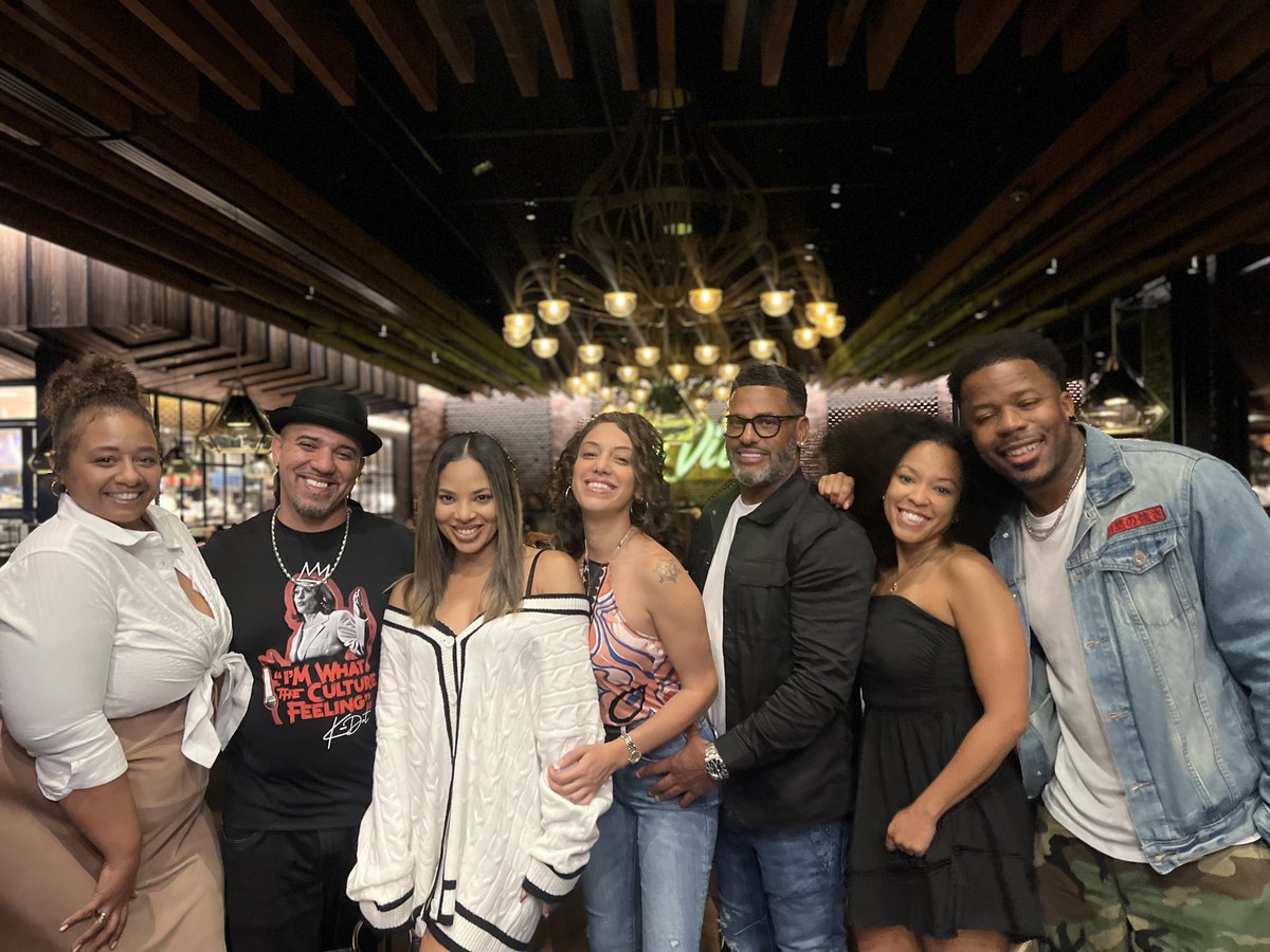 devineevans's tweet image. Family