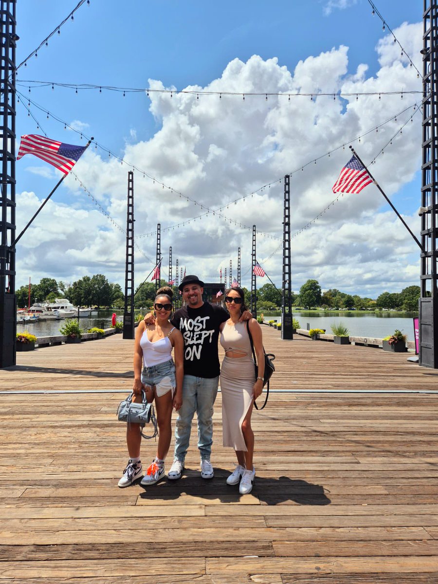 devineevans's tweet image. Family