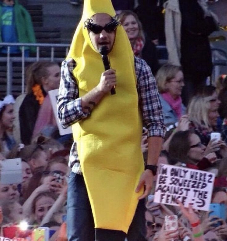 MeganHoran23623's tweet photo. !!! Alerta dicen que se han filtrado fotos del cuerpo de Liam Payne post morten y se le vio la banana!!!

Liam banana es iconic 💋
No sé olviden de el https://t.co/CS7XF4RpSg