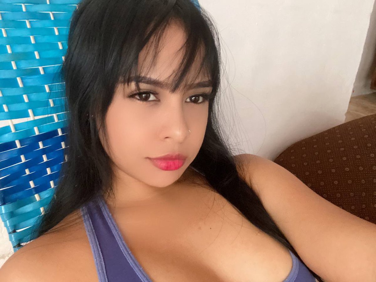 Crisve_00's tweet photo. ¿Alguien me desaburre 😚? https://t.co/6qwYYrfQZi