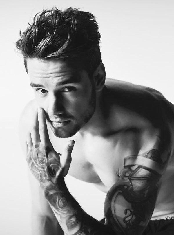 syvl_zn's tweet photo. Más fotos del cuerpo de Liam Payne https://t.co/uGQSZ34mIf