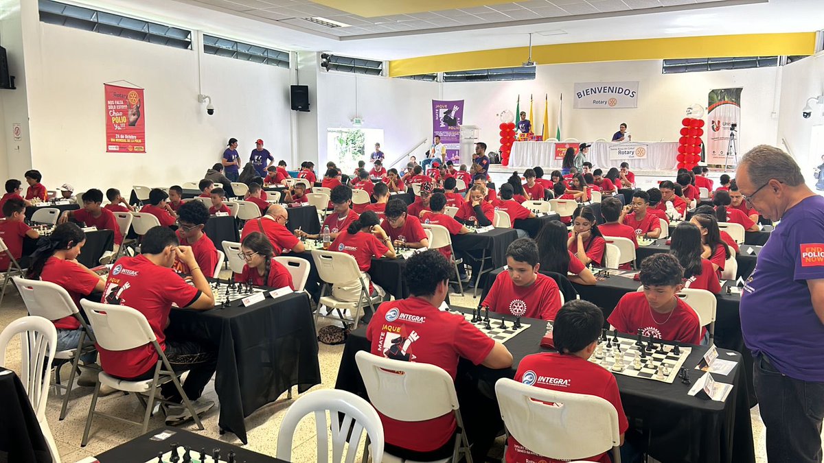 Más de 140 ajedrecistas de 7 departamentos de Colombia, este torneo, el primero de su tipo en el país, se realizaren el campus de UNISARC. Cuando unimos fuerzas, podemos hacer jaque mate a la polio. ♟️