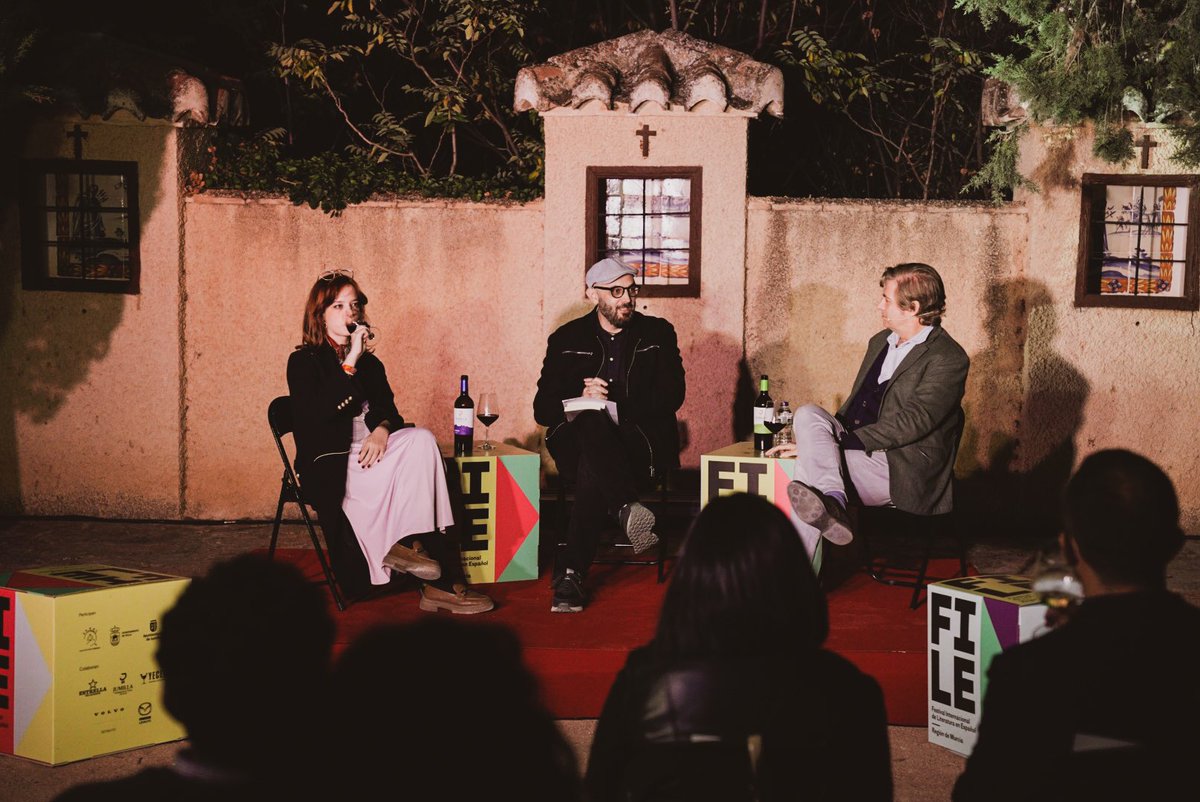 FestivalFile's tweet photo. ¿Se puede filosofar un sábado por la noche en un monasterio bebiendo @VinosJumilla ?

Se puede filosofar un sábado por la noche en Santa Ana del Monte en #FILERM24 https://t.co/OrFNgPj1Qm