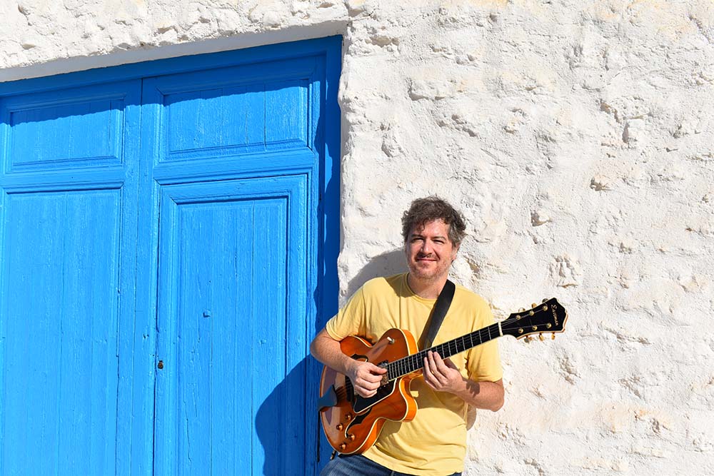 Roberto Portillo publica el 25 de octubre el single Así Habló Zarzahuriel. dlvr.it/TFWXG4