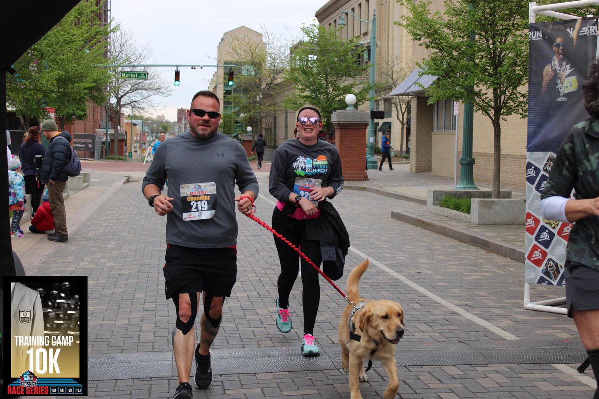 ECADServiceDogs's tweet image. #SaturdaySpotlight #ECADGrads Ben &amp;amp; Service Dog Minnow have been unstoppable since graduation! 🏃‍♂️ &quot;Minnie&apos;s first race! She crushed the Canton’s Training Camp 10k this morning. The past few months have been packed and I can’t wait to see what’s next!&quot; 
#ProjectHEAL #ToBeOfService