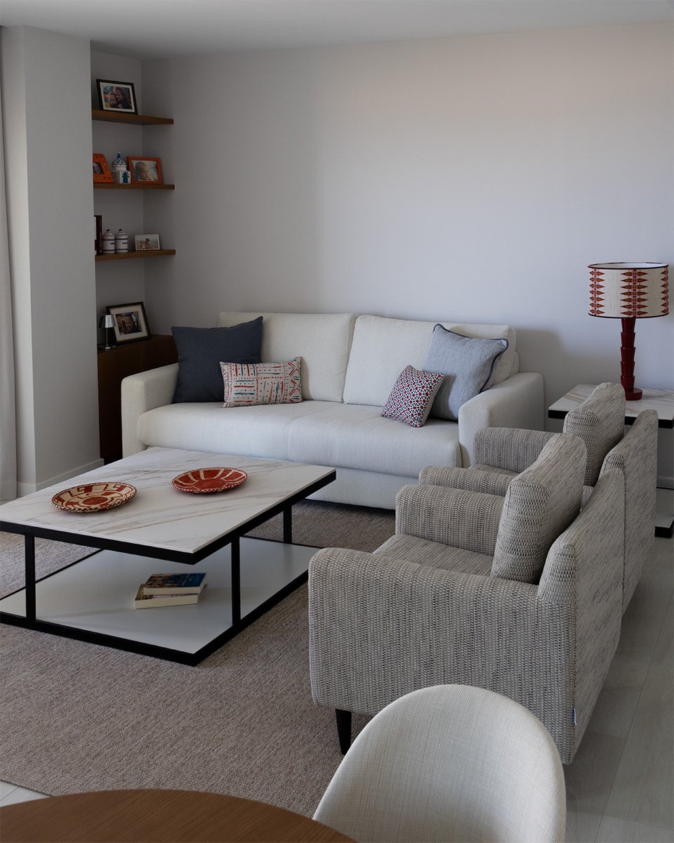 SoofaES's tweet photo. 🛋️Os enseñamos el resultado final del salón.
🫶🏼Tapizado de mobiliario a medida para proyecto de @modos.es

#mueblesamedida #diseñodeinteriores #hechoenEspaña #Sevilla #Huelva https://t.co/MOfILOpl7n
