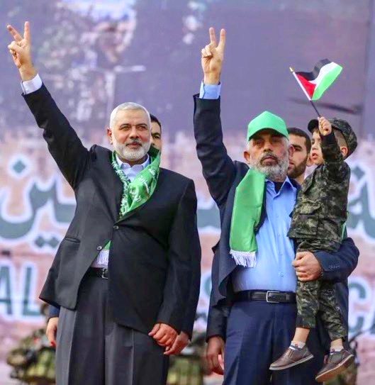 nuritapan's tweet photo. Yahya Sinvar da şehit İsmail Heniyye gibi şehit oldu. إنا لله وإنا إليه راجعون
Şehadetin mübarek olsun Ey Yiğit ...
Rabbimiz, Hamas’a güç, kuvvet ve zafer nasip etsin. 
İsrail'i kahr-u perişan eylesin. 

@Yahya_Sinvar_ https://t.co/mSvRdfl4ST