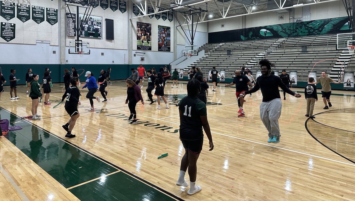 swisd_swhgbball's tweet photo. 1st Saturday = Family Day with the Squad & their Parents!
Parent Practice, 3pt Contest, Food, Parent Meeting and a whole lot of laughter & smiles! We are ready!
Thank you Coach Wagner @swisd_athletics & @CoachLAlmaraz for joining us! #DragonHoops #LightTheFireWithin https://t.co/KvmuhlNbVS
