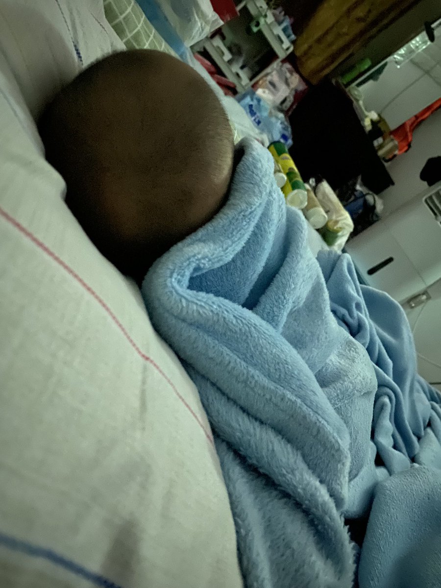 ctzul_'s tweet photo. Ibu cannot sleep laa pukul 3pg dah ni .. rinduuu ayah Fateh 🥹 https://t.co/dofu4LRzQt