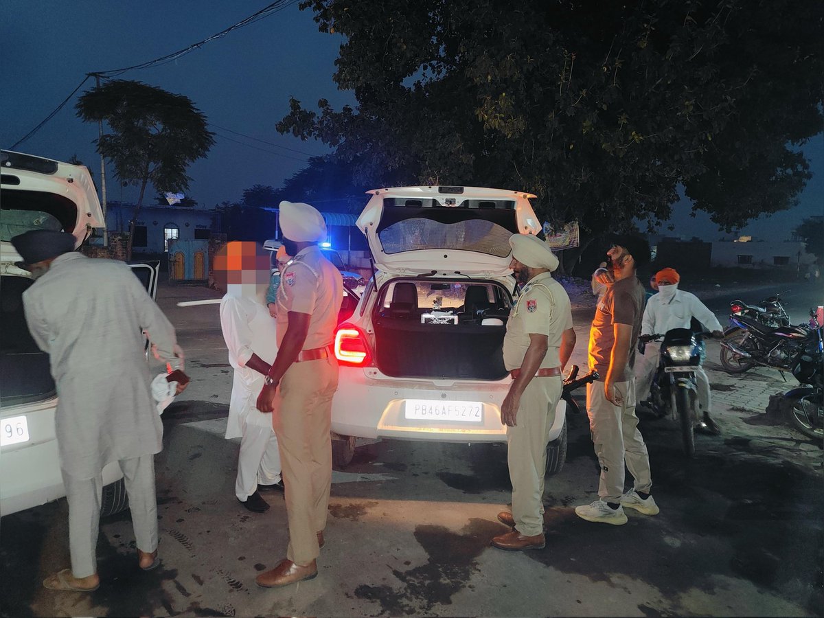 AmritsarRPolice's tweet image. 𝐍𝐢𝐠𝐡𝐭 𝐃𝐨𝐦𝐢𝐧𝐚𝐭𝐢𝐨𝐧.

Amritsar Rural Police have launched #intensive #night patrols and checking in wee hours of the day to #ensure that the #safe environment for the #residents of Amritsar rural area. (1/2)

#SafePunjab
#YourSafetyOurPriority