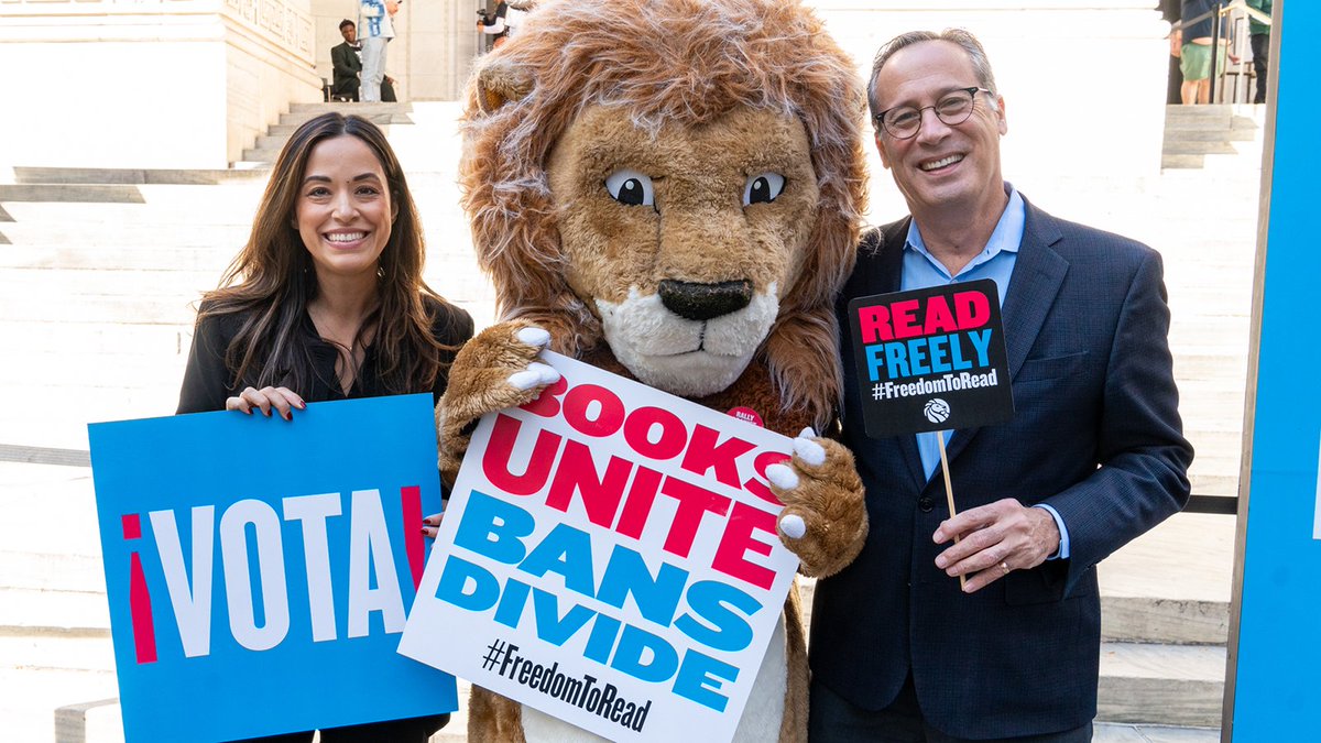 nypl's tweet image. Thank you to our @NYCCouncil Libraries Chair @CMCarlinaRivera for opposing book bans and celebrating the #FreedomToRead with us today and every day!